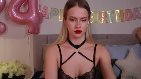 Ella online show from March 2025 08:07:02 PM