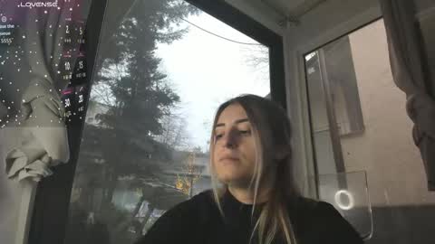 ella_vee online show from December 2025 06:29:02 AM