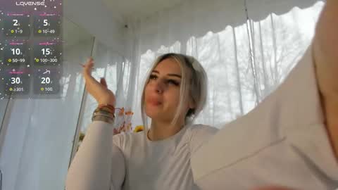 Snapshot of ella_vee chatting on March 2026 05:57:02 AM ella_vee online show from March 2026 05:57:02 AM