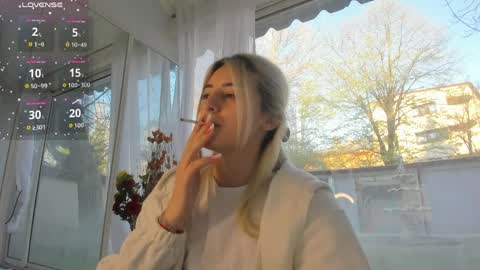 Snapshot of ella_vee chatting on April 2026 05:08:01 AM ella_vee online show from April 2026 05:08:01 AM