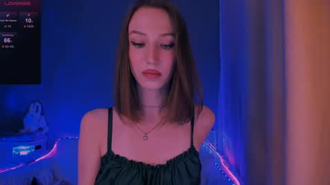 ellaamber online show from April 2026 01:19:01 PM