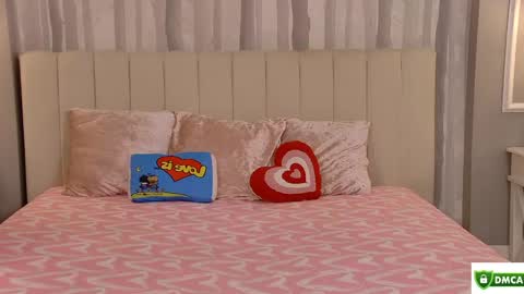 Snapshot of ellaander chatting on May 2026 04:52:02 AM Ella online show from May 2026 04:52:02 AM