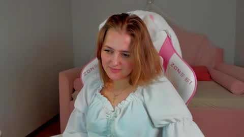 EllaBells online show from April 2026 07:47:01 AM