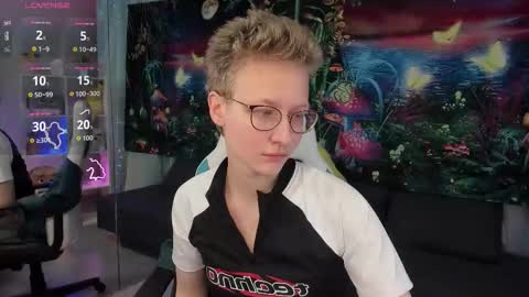 ellablair online show from October 2025 04:57:02 AM