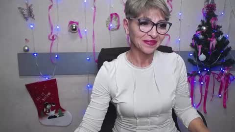 Snapshot of ellabonito chatting on December 2024 04:30:01 PM EllaBonito online show from December 2024 04:30:01 PM