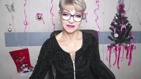 Snapshot of ellabonito chatting on December 2024 06:30:02 AM EllaBonito online show from December 2024 06:30:02 AM