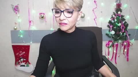 Snapshot of ellabonito chatting on January 2025 06:31:01 AM EllaBonito online show from January 2025 06:31:01 AM