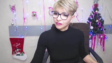 Snapshot of ellabonito chatting on January 2025 10:04:02 AM EllaBonito online show from January 2025 10:04:02 AM