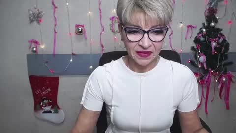 Snapshot of ellabonito chatting on January 2025 06:25:01 AM EllaBonito online show from January 2025 06:25:01 AM