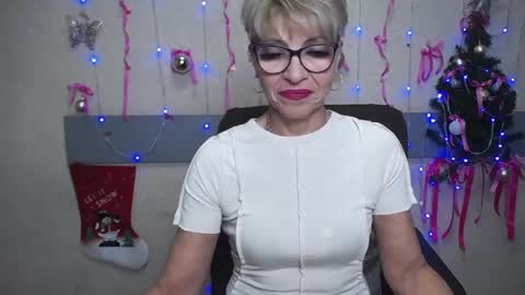 Snapshot of ellabonito chatting on January 2025 12:53:01 PM EllaBonito online show from January 2025 12:53:01 PM