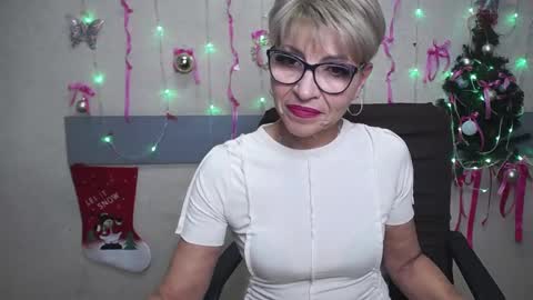 Snapshot of ellabonito chatting on January 2025 04:28:02 PM EllaBonito online show from January 2025 04:28:02 PM