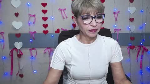 Snapshot of ellabonito chatting on January 2025 06:24:01 AM EllaBonito online show from January 2025 06:24:01 AM