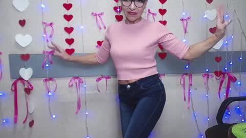 Snapshot of ellabonito chatting on February 2025 03:39:01 PM EllaBonito online show from February 2025 03:39:01 PM