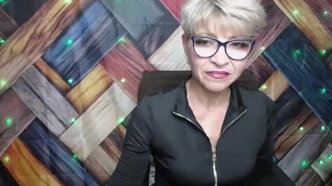 Snapshot of ellabonito chatting on October 2025 06:03:01 AM EllaBonito online show from October 2025 06:03:01 AM