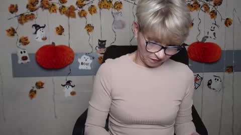 Snapshot of ellabonito chatting on October 2025 06:23:02 AM EllaBonito online show from October 2025 06:23:02 AM