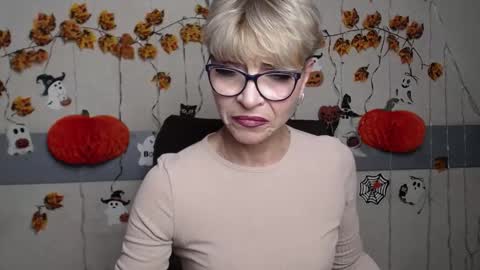 Snapshot of ellabonito chatting on November 2025 06:45:02 AM EllaBonito online show from November 2025 06:45:02 AM