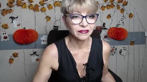 Snapshot of ellabonito chatting on November 2025 06:33:01 AM EllaBonito online show from November 2025 06:33:01 AM