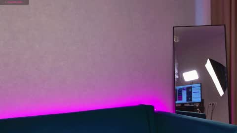 ellacanny online show from April 2026 06:41:02 AM