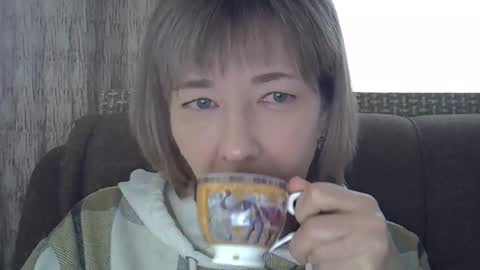 ellajohnsonx online show from February 2025 12:30:02 PM