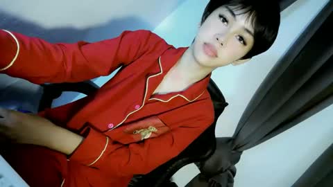 ella online show from April 2026 09:32:01 PM