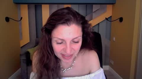 EllaLongs online show from April 2026 01:52:02 PM