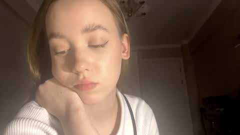 Snapshot of ellamenas chatting on October 2025 04:02:01 PM Ella online show from October 2025 04:02:01 PM