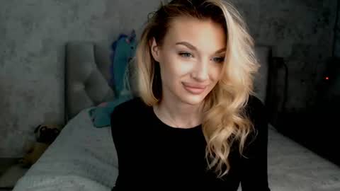 ellamilla online show from July 2026 12:55:01 PM