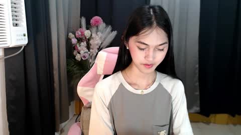 Snapshot of ellamiller69 chatting on April 2026 06:05:01 PM ELLA online show from April 2026 06:05:01 PM