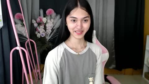 Snapshot of ellamiller69 chatting on April 2026 07:17:02 AM ELLA online show from April 2026 07:17:02 AM