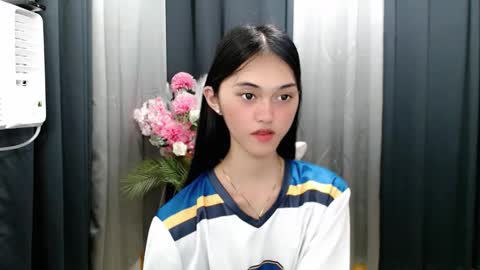 Snapshot of ellamiller69 chatting on April 2026 01:42:02 PM ELLA online show from April 2026 01:42:02 PM