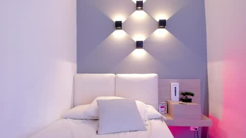 Ella online show from February 2025 04:24:02 AM