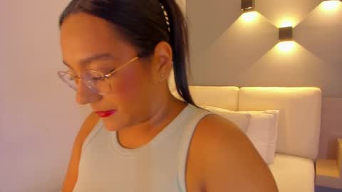 Ella online show from September 2025 10:52:02 AM