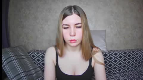 EllaNuar online show from December 2024 02:02:01 AM