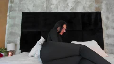  ella  online show from March 2025 05:22:02 PM