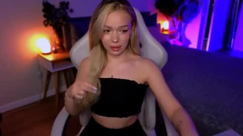 Ella online show from April 2026 05:49:01 AM