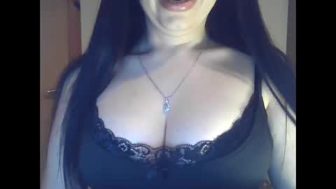 Snapshot of elle010843 chatting on April 2026 07:56:01 PM elle010843 online show from April 2026 07:56:01 PM