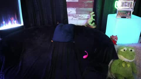 Snapshot of elle4you chatting on March 2026 07:17:01 PM ELLE online show from March 2026 07:17:01 PM