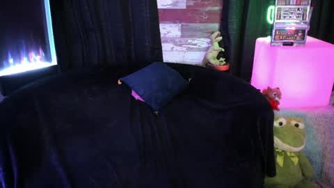 Snapshot of elle4you chatting on March 2026 07:03:01 PM ELLE online show from March 2026 07:03:01 PM