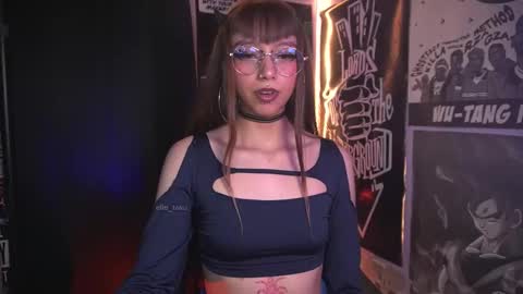 Snapshot of elle_uwu chatting on February 2026 05:19:02 PM follow me on instagram . online show from February 2026 05:19:02 PM