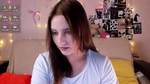 Snapshot of elle_wooods chatting on December 2025 12:03:02 PM My name is Ellie online show from December 2025 12:03:02 PM