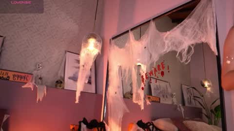 Elle Diane online show from October 2025 12:26:01 AM