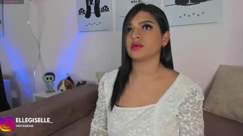 Yiss online show from October 2025 03:07:01 AM