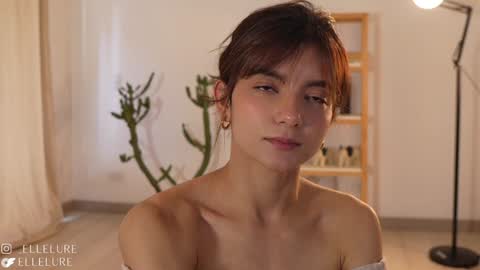 Snapshot of ellelure_ chatting on January 2025 09:50:01 PM Linda Restrepo online show from January 2025 09:50:01 PM