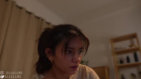 Snapshot of ellelure_ chatting on February 2025 11:39:01 PM Linda Restrepo online show from February 2025 11:39:01 PM