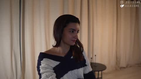 Snapshot of ellelure_ chatting on February 2025 09:41:02 PM Linda Restrepo online show from February 2025 09:41:02 PM