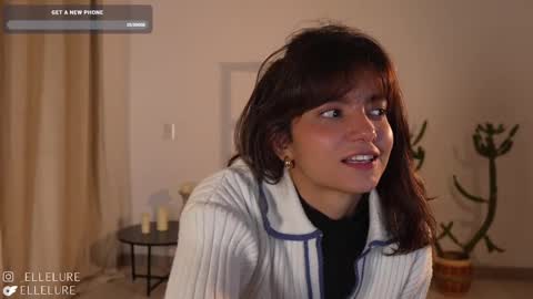 Snapshot of ellelure_ chatting on February 2025 12:47:02 AM Linda Restrepo online show from February 2025 12:47:02 AM