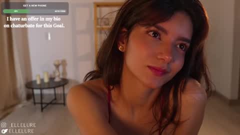 Snapshot of ellelure_ chatting on February 2025 11:55:01 PM Linda Restrepo online show from February 2025 11:55:01 PM