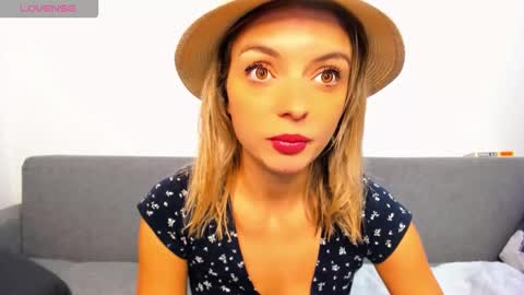 ellen_flow online show from November 2025 09:57:02 PM