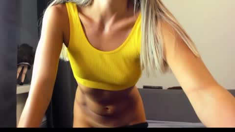 Snapshot of ellen_flow chatting on April 2026 06:43:01 PM ellen_flow online show from April 2026 06:43:01 PM