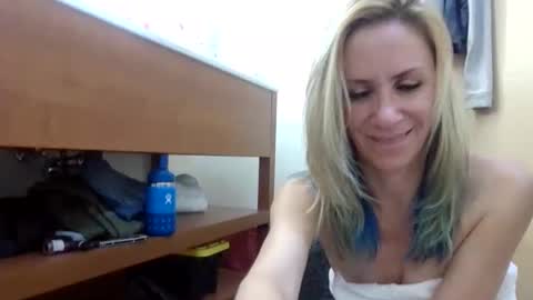 Snapshot of ellenv chatting on February 2026 12:15:02 PM ElleNV online show from February 2026 12:15:02 PM